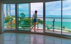 Royal Beach View Suites Pattaya 3*